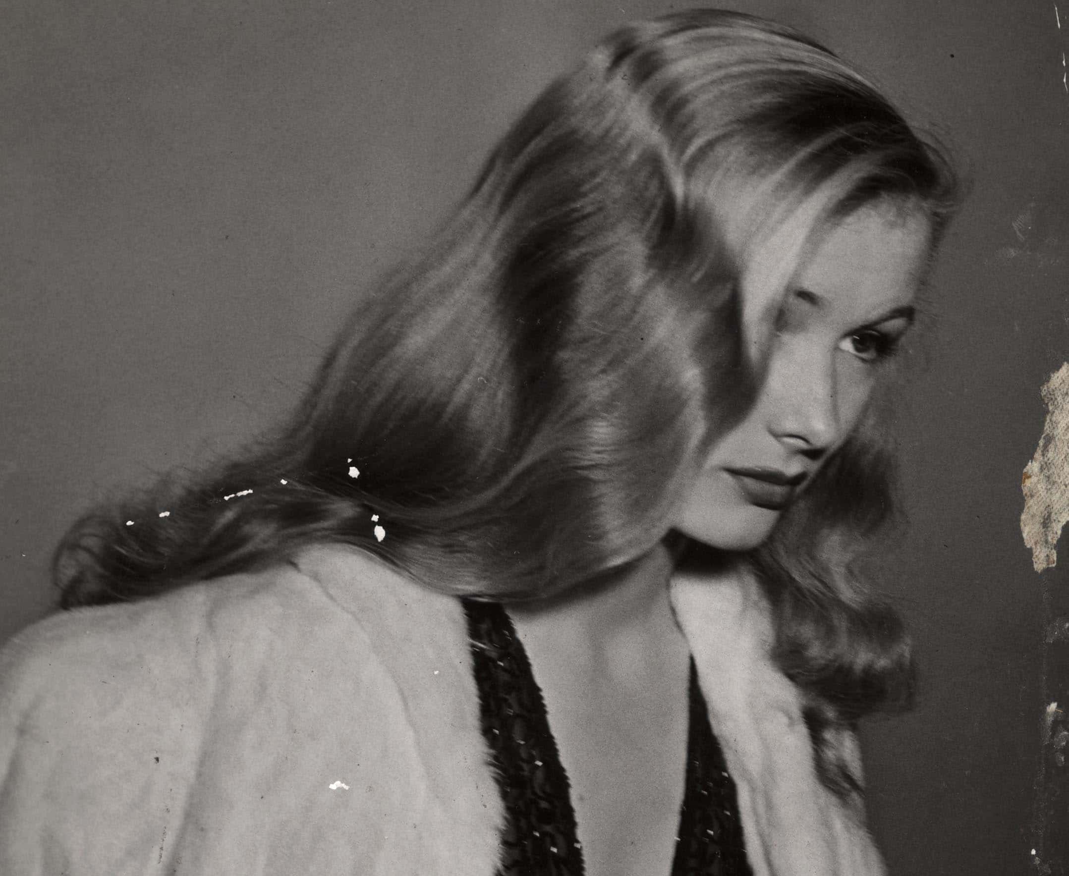 Veronica Lake in fur coat 