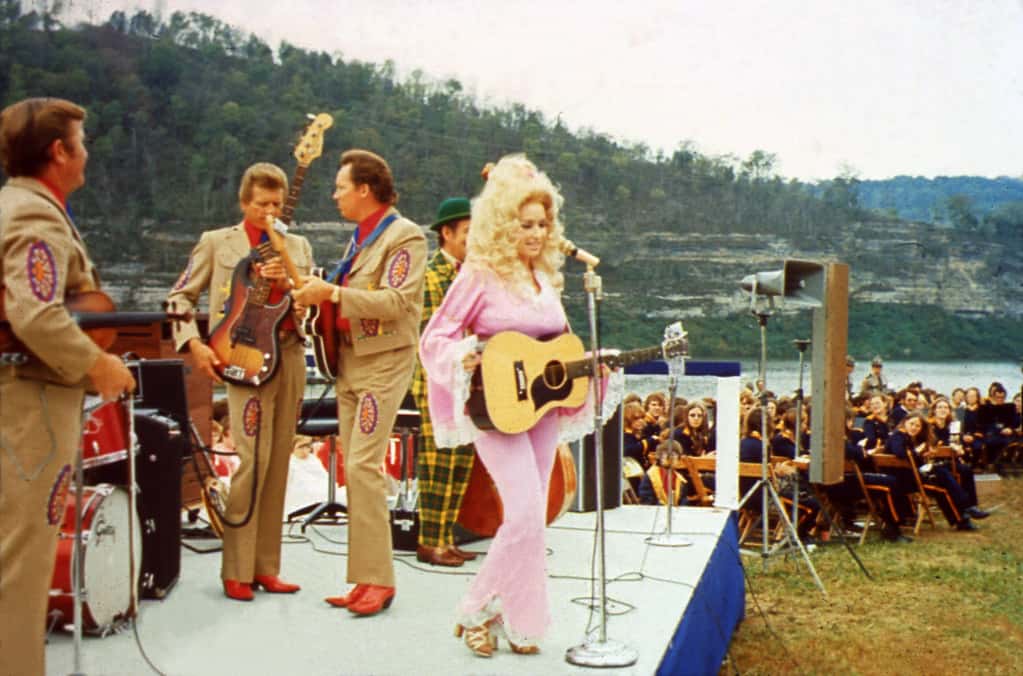 Dolly Parton performs at 1973 dedication of Cordell Hull Dam
