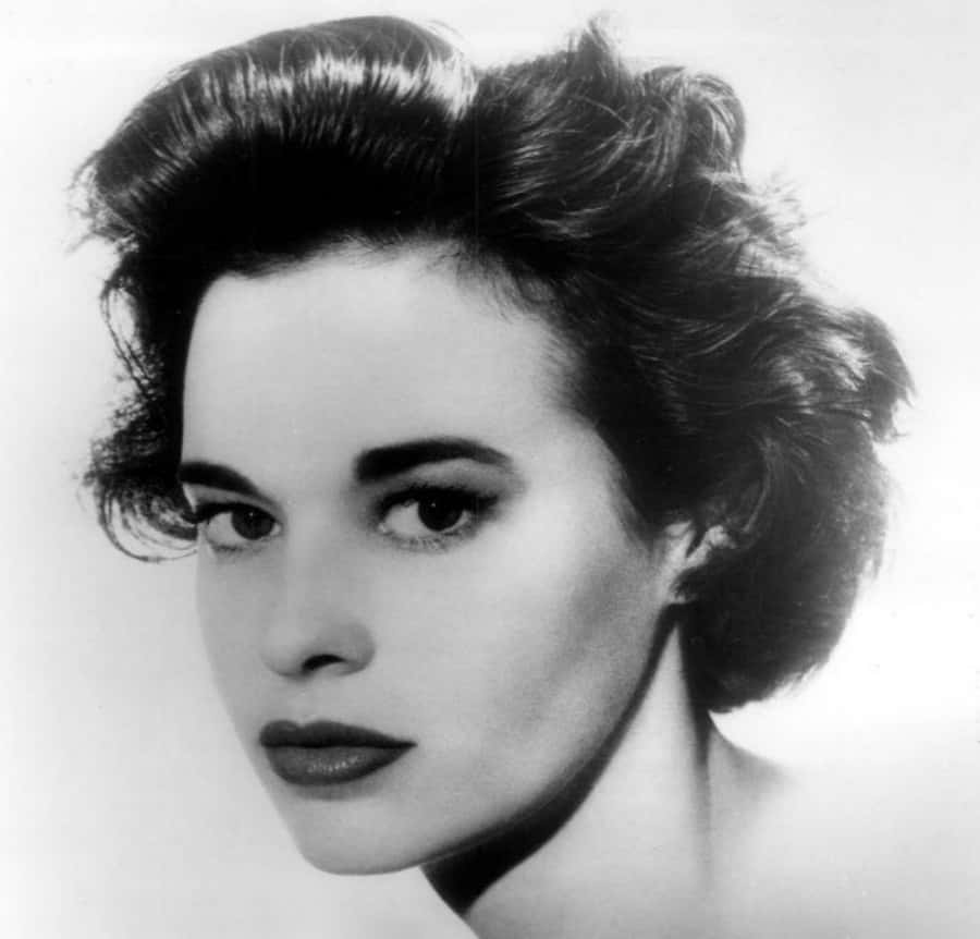 Gloria Vanderbilt Facts