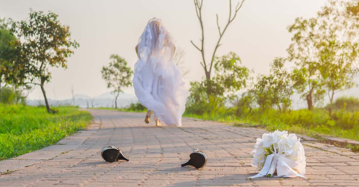 People Who Left Their Lives Behind Explain Why (And How) They Did It