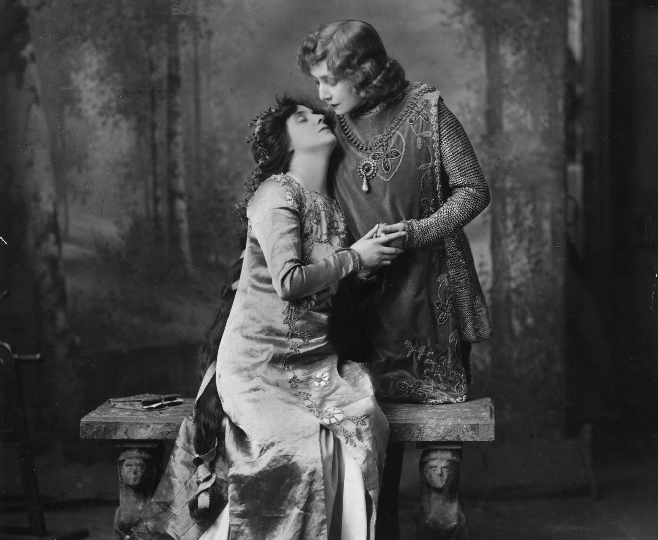 Mrs Patrick Campbell as Melisande and Sarah Bernhardt (1844 -1923) as Pelleas