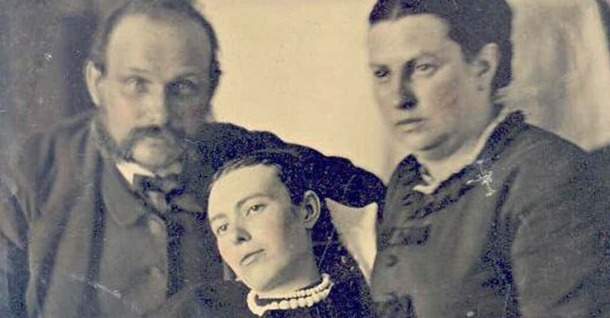 Memento Mori: The Truth Behind Victorian Death Photography