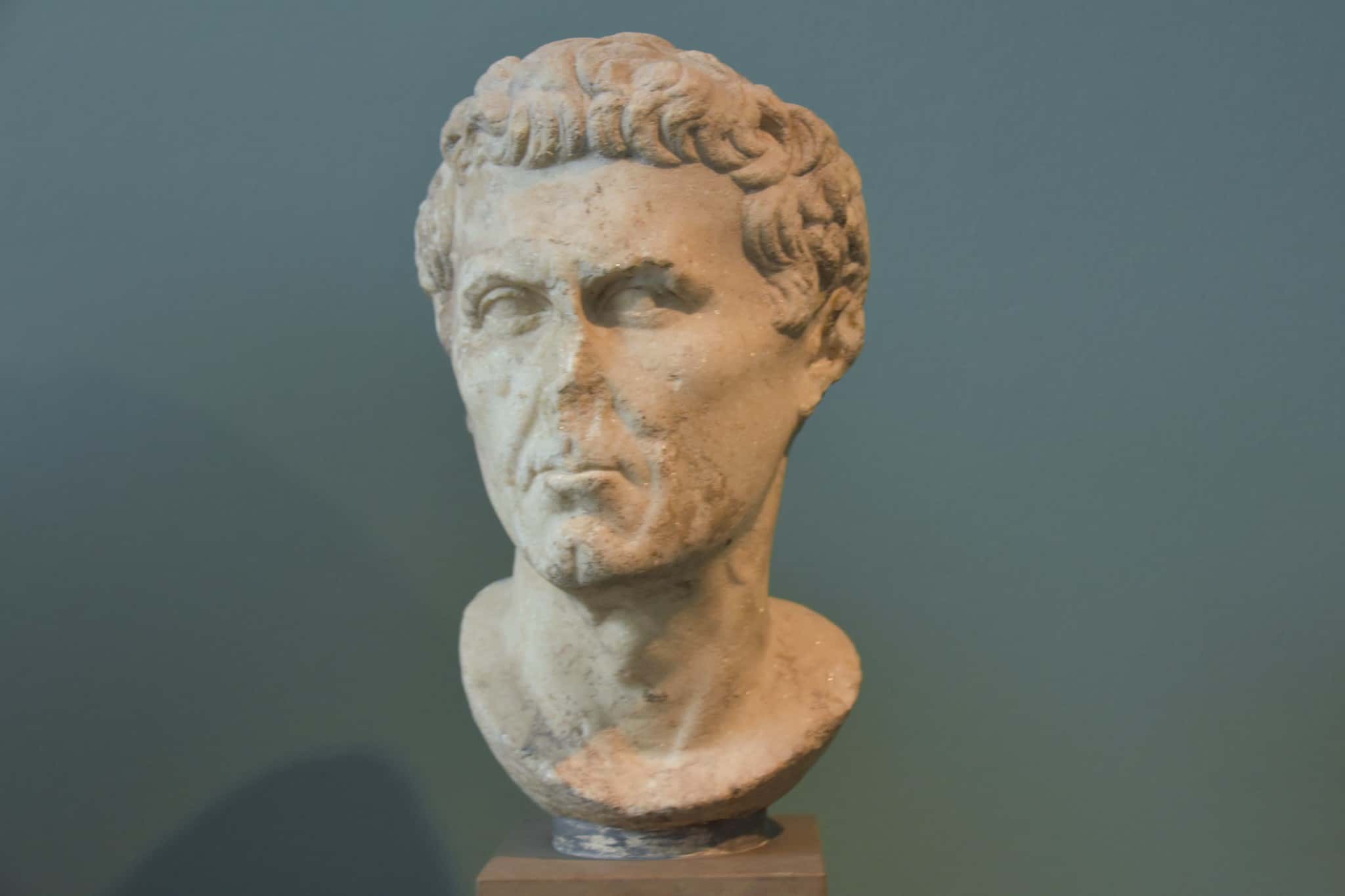 Emperor Hadrian facts
