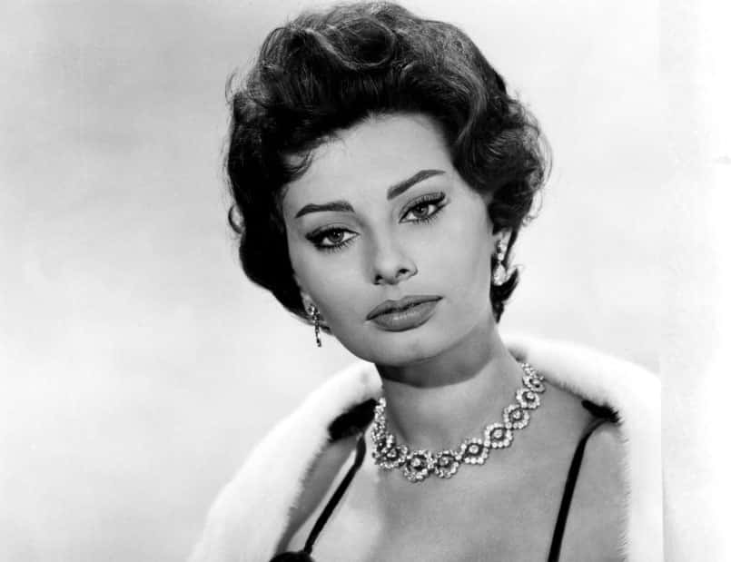 Sophia Loren posing in a studio