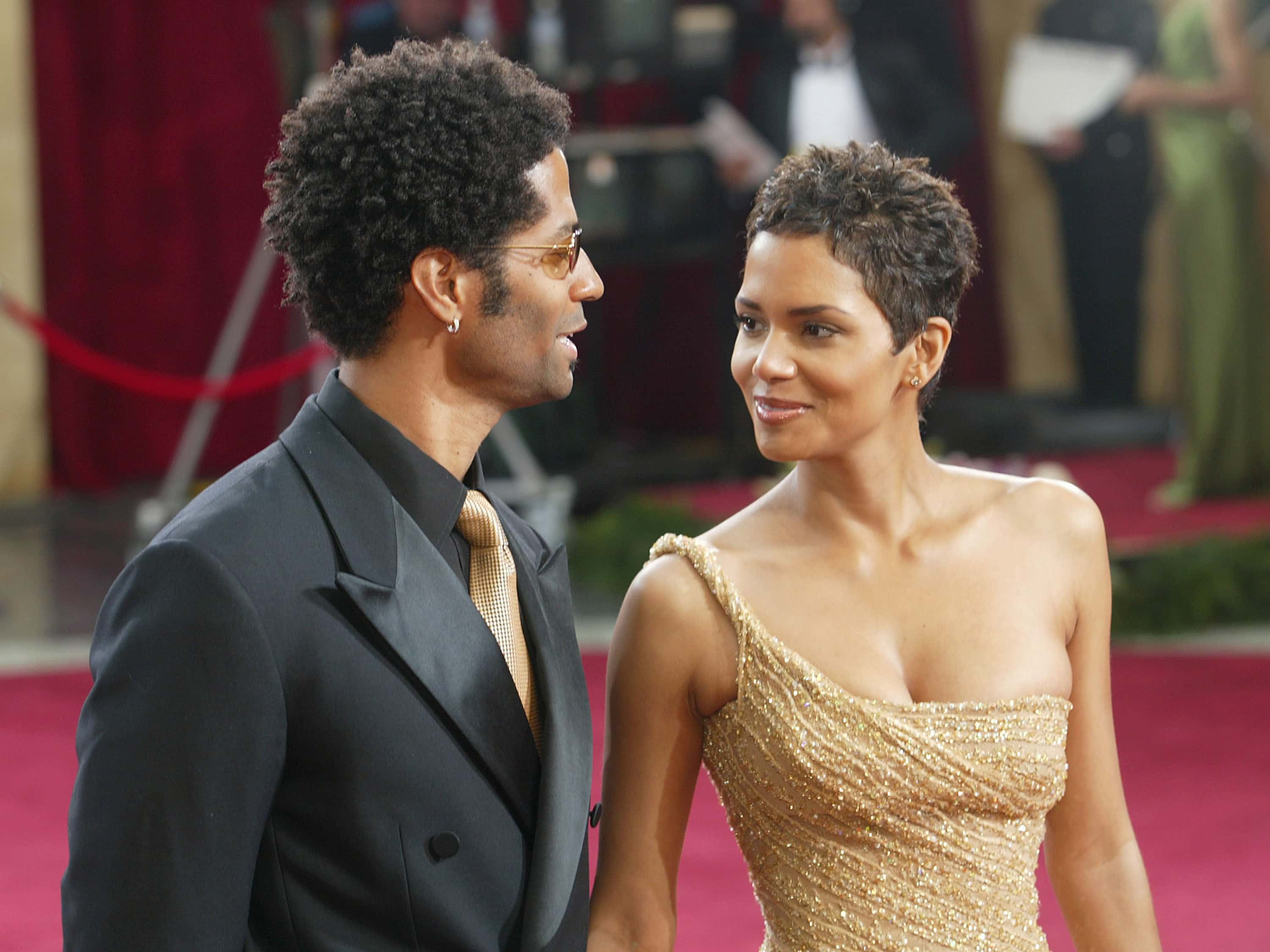 Actress Halle Berry and husband Eric Benet attend the 75th Annual Academy Awards at the Kodak Theater - 2003 in Hollywood.