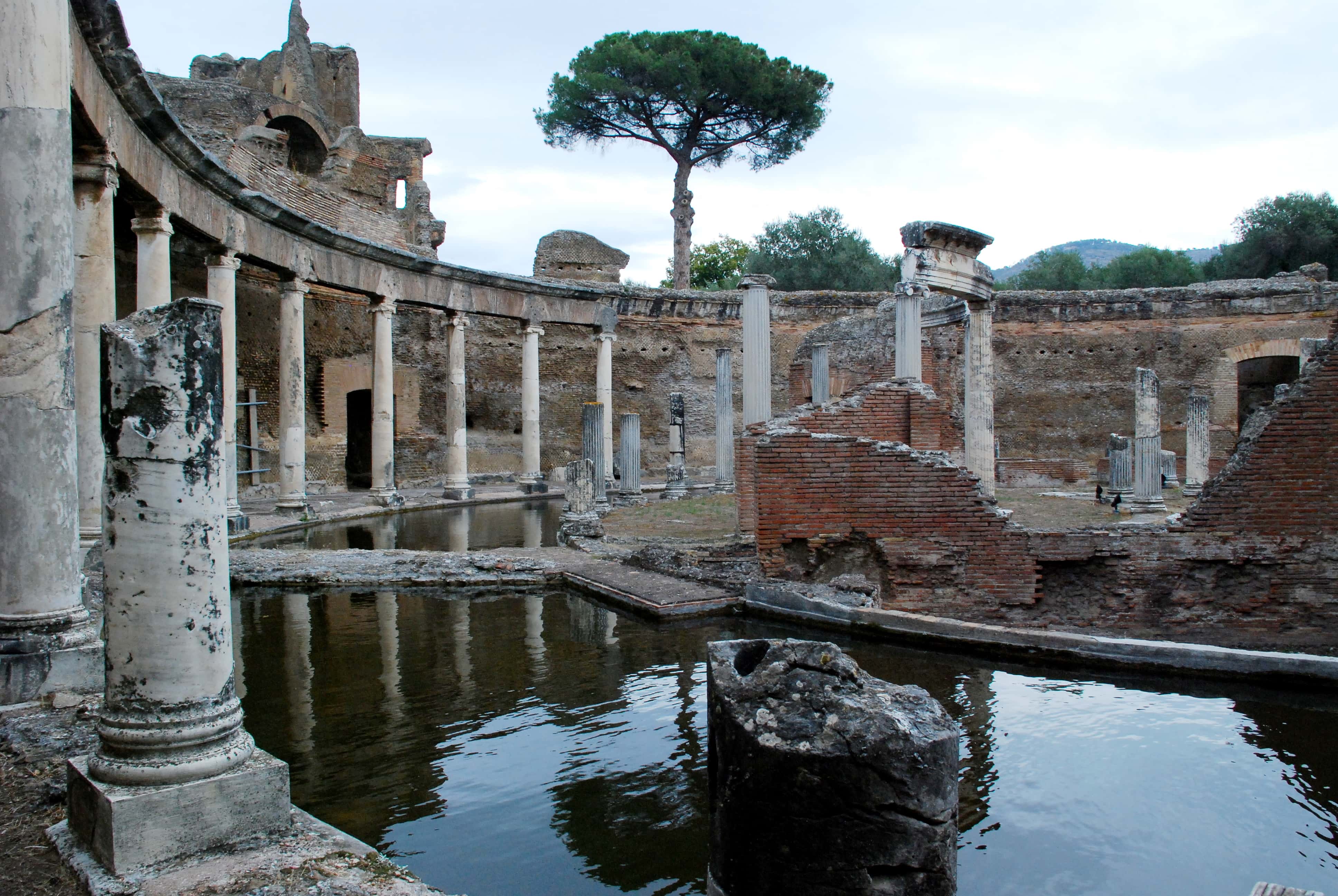 Emperor Hadrian facts