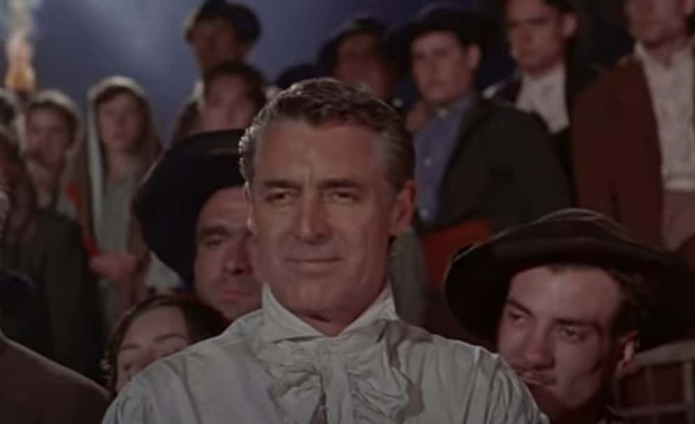 A screenshot of the movie The Pride and the Passion