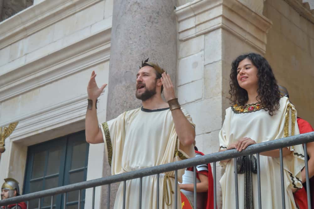 Emperor Hadrian facts