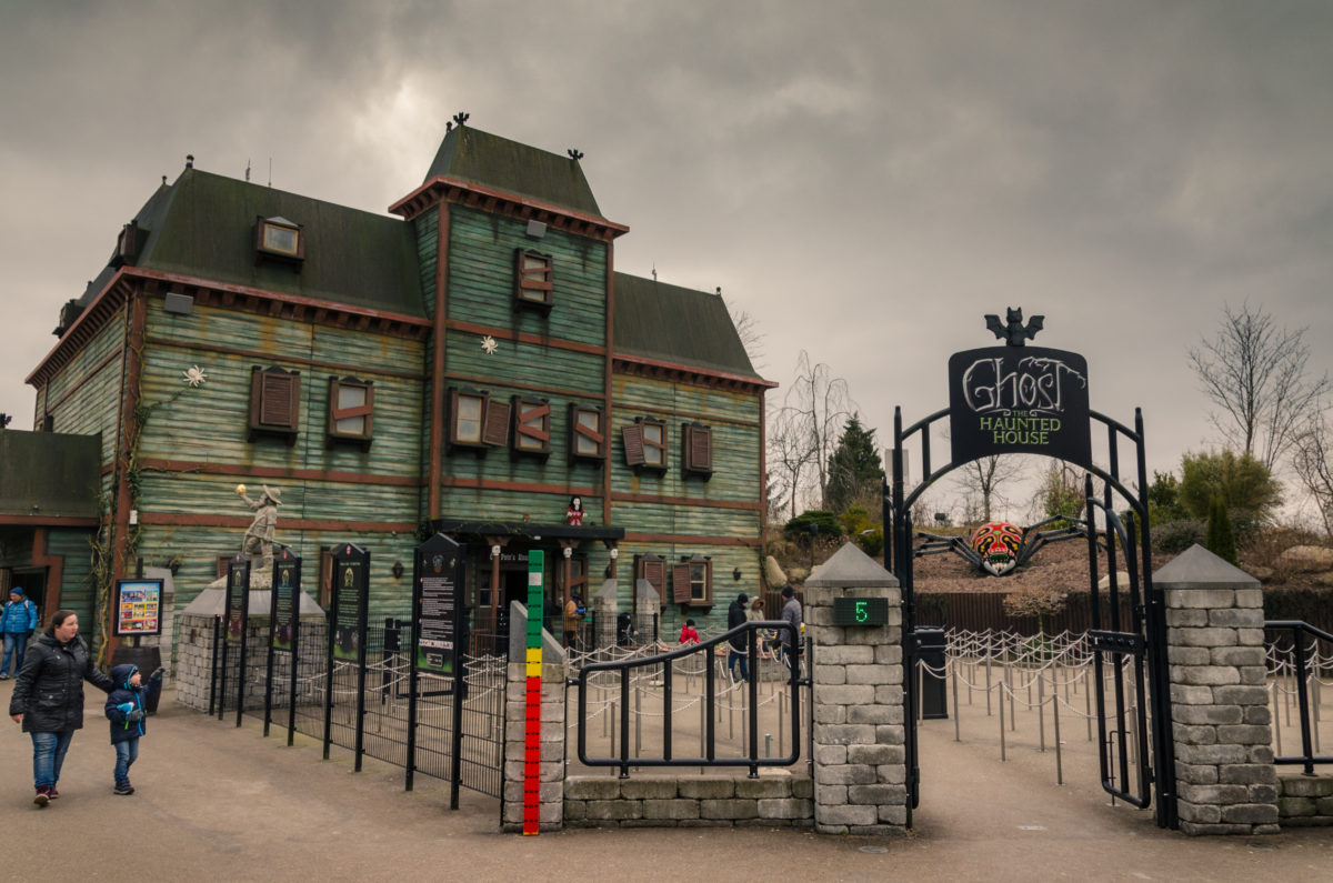 Halloween Scare Stories facts