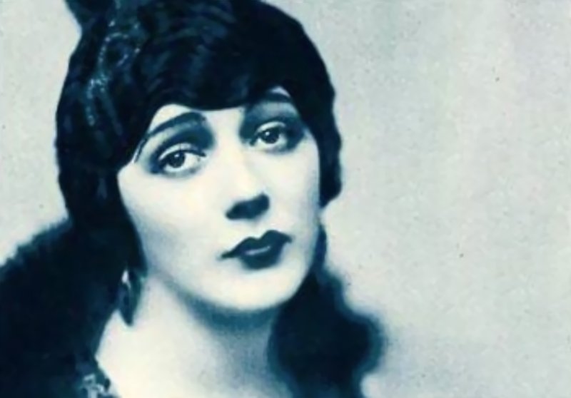 Barbara La Marr in fur coat