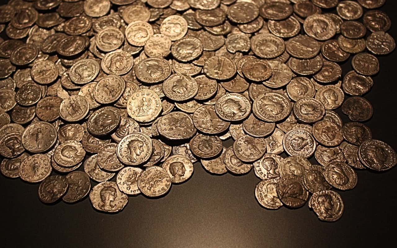 Louise De Kerouaille facts