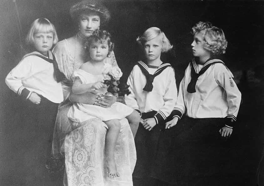 Elisabeth Marie Facts