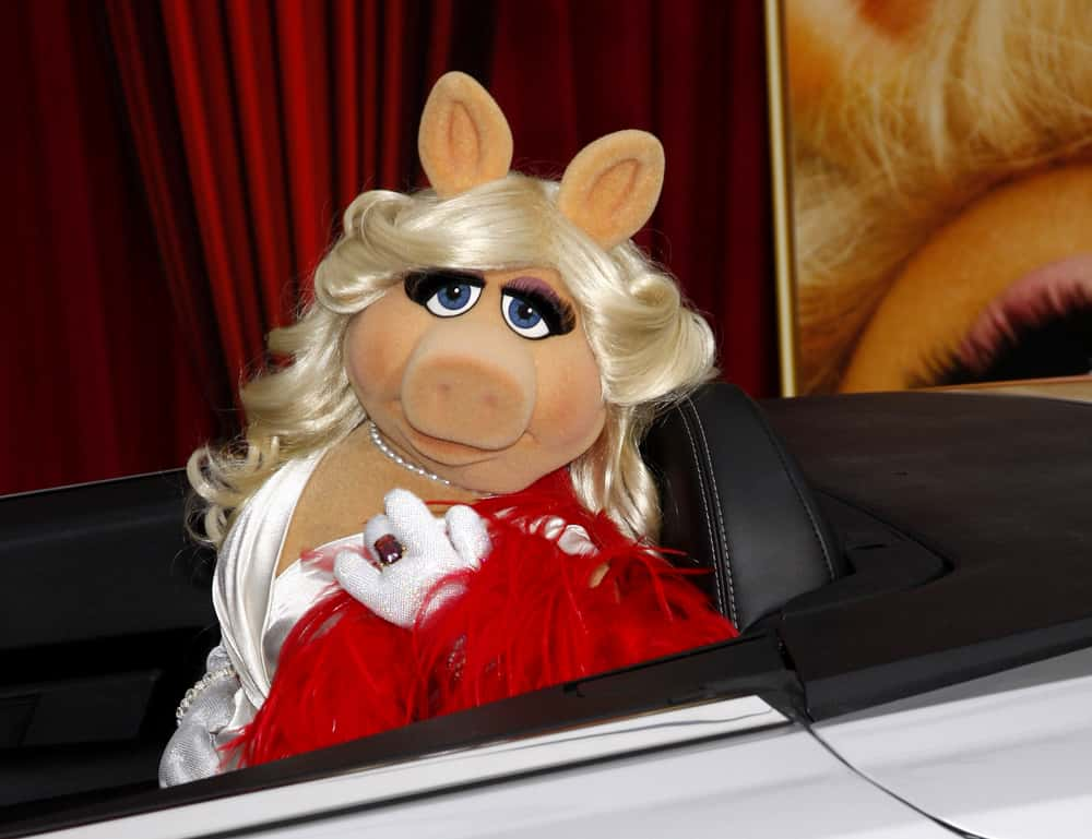 Miss Piggy attends the premiere of The Muppets Wizard of Oz at the  News Photo - Getty Images