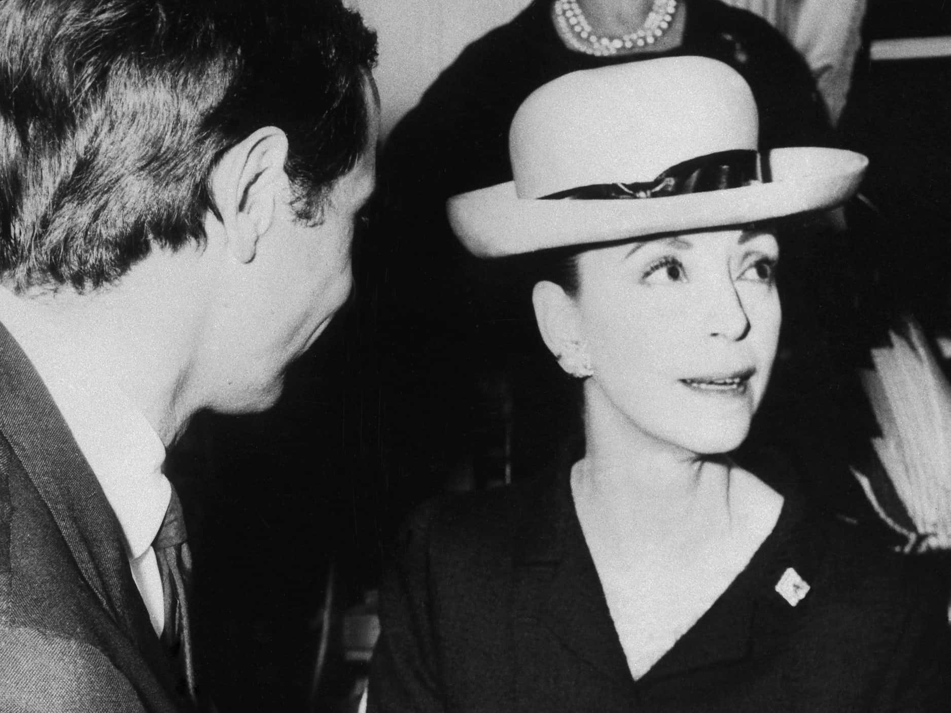 Gloria Guinness Facts