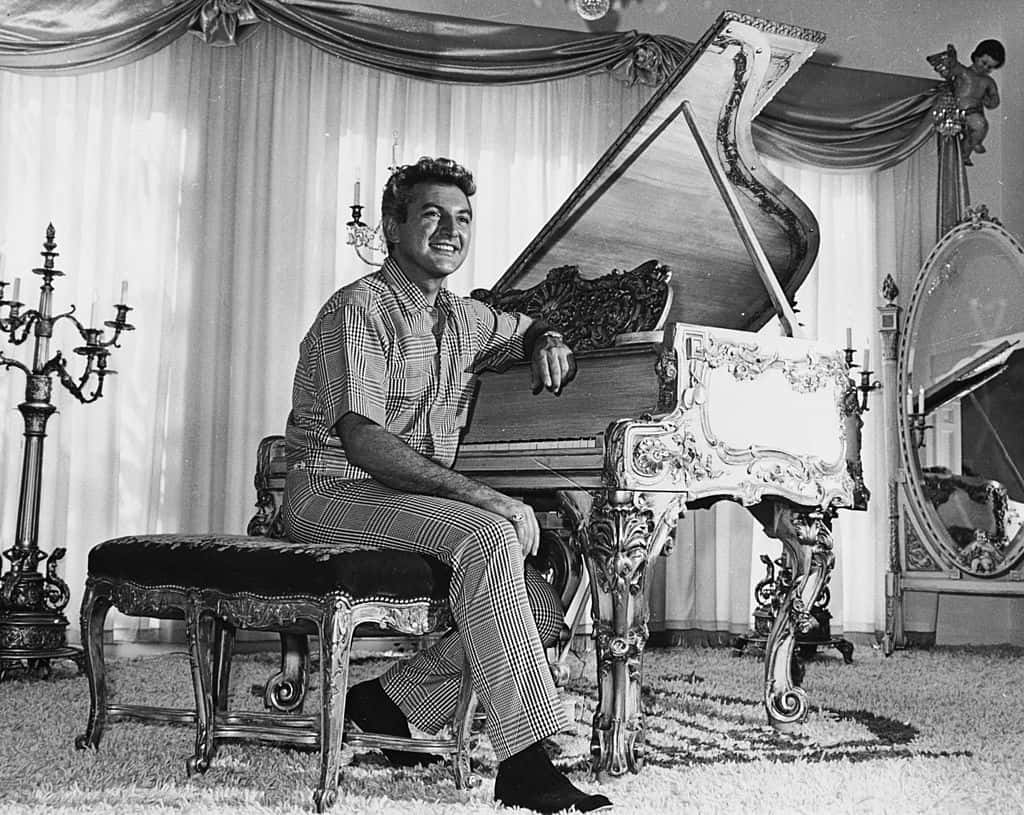 Liberace Facts