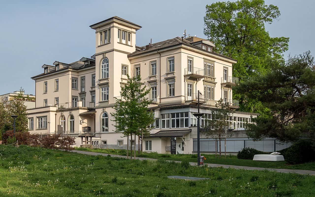 Princess Alice of Battenberg Facts