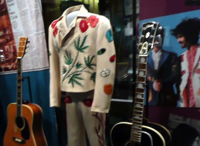 Country Music Legends Facts