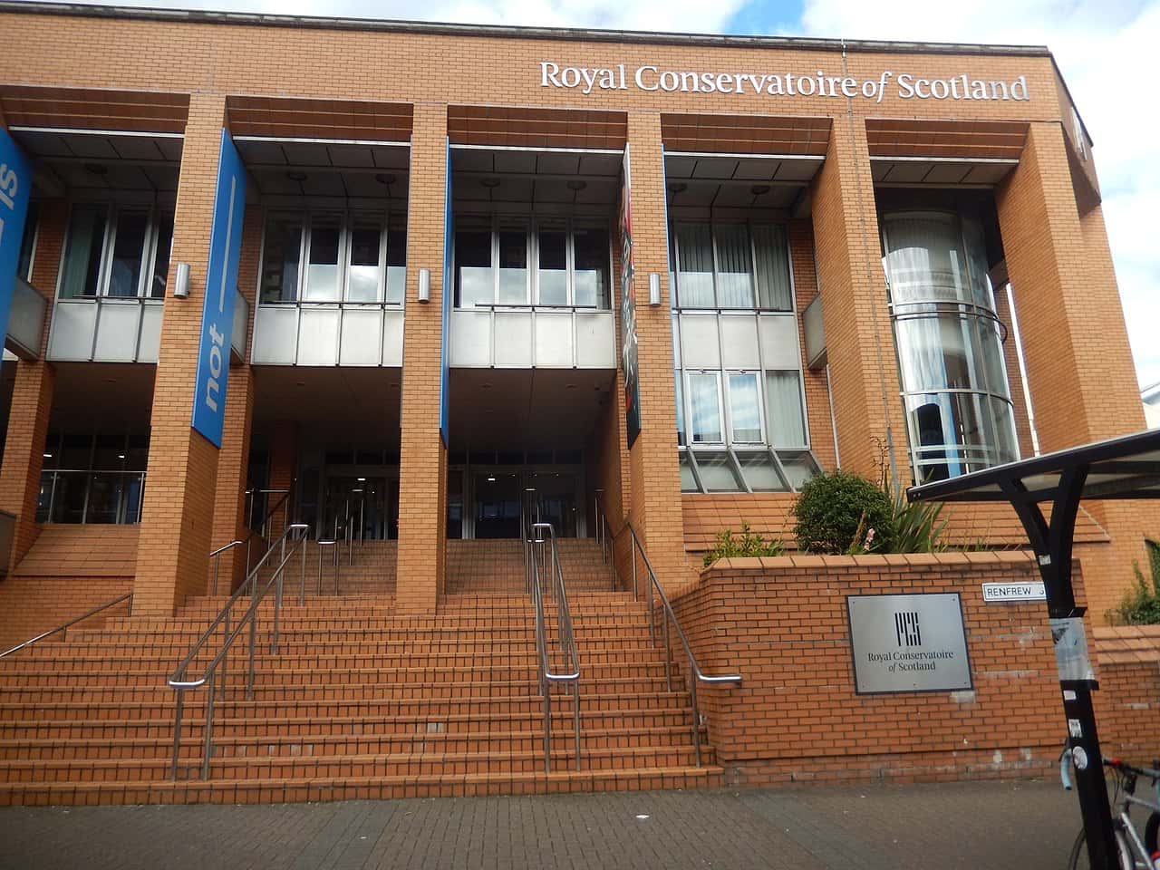 Richard Madden Facts