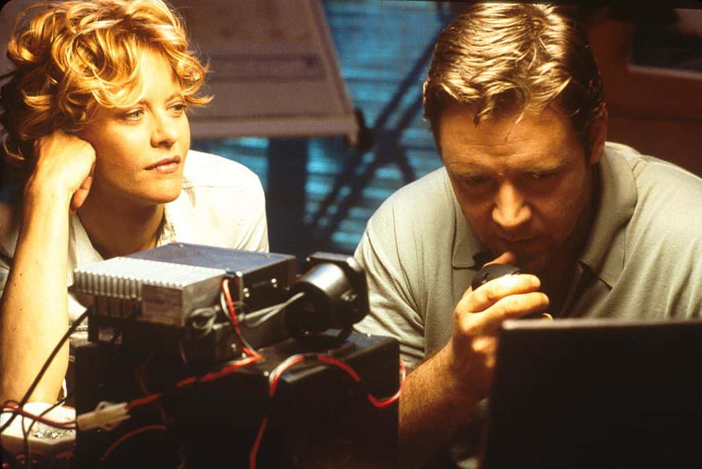 Meg Ryan and Russell Crowe act in a scene