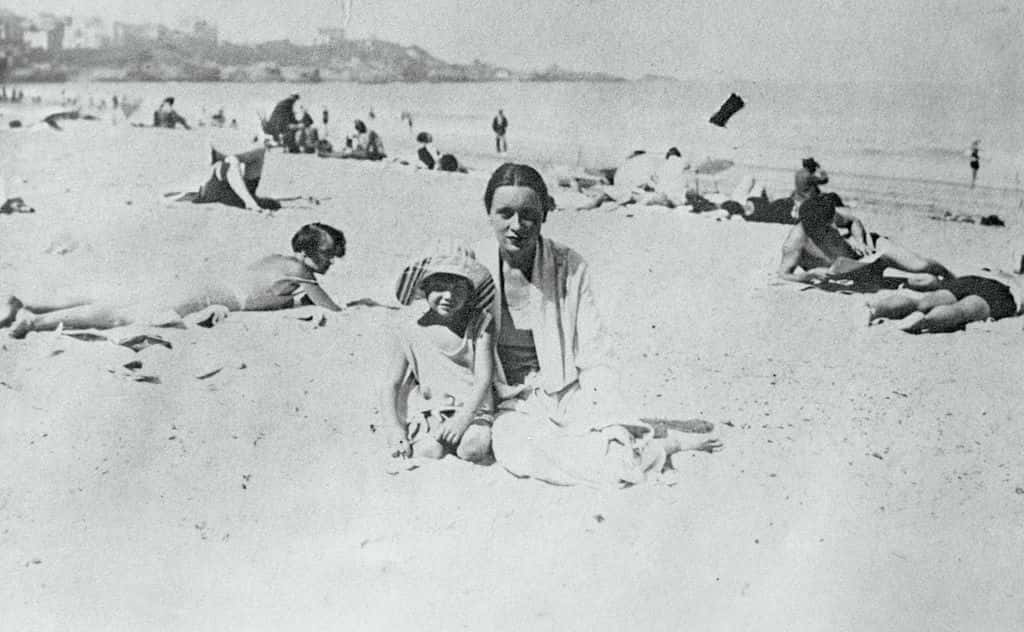 Gloria Morgan Vanderbilt Facts