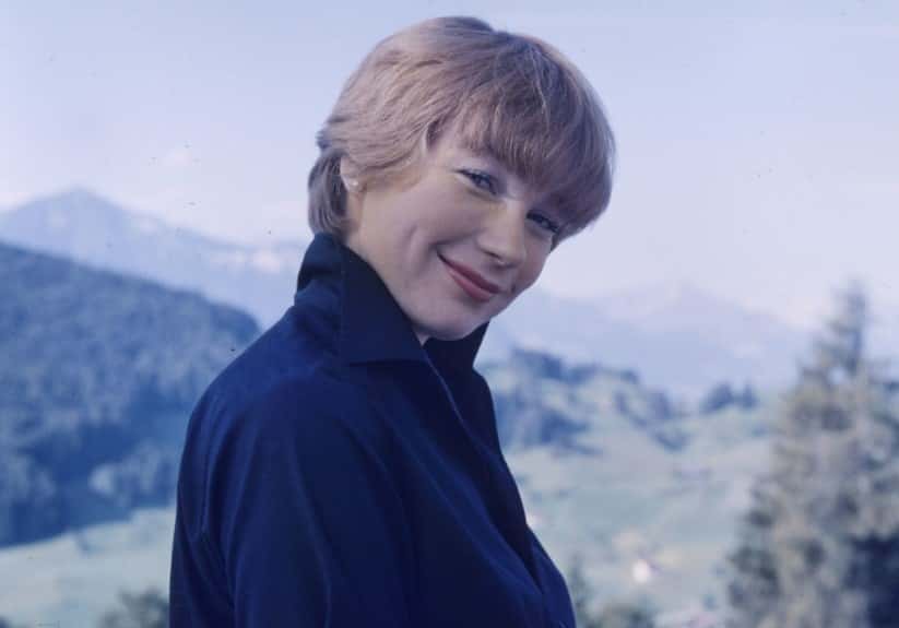 Shirley MacLaine Facts