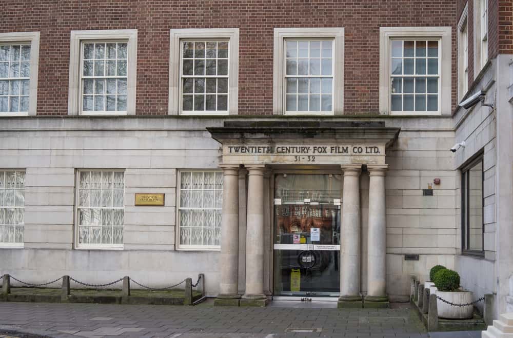 Shirley MacLaine Facts