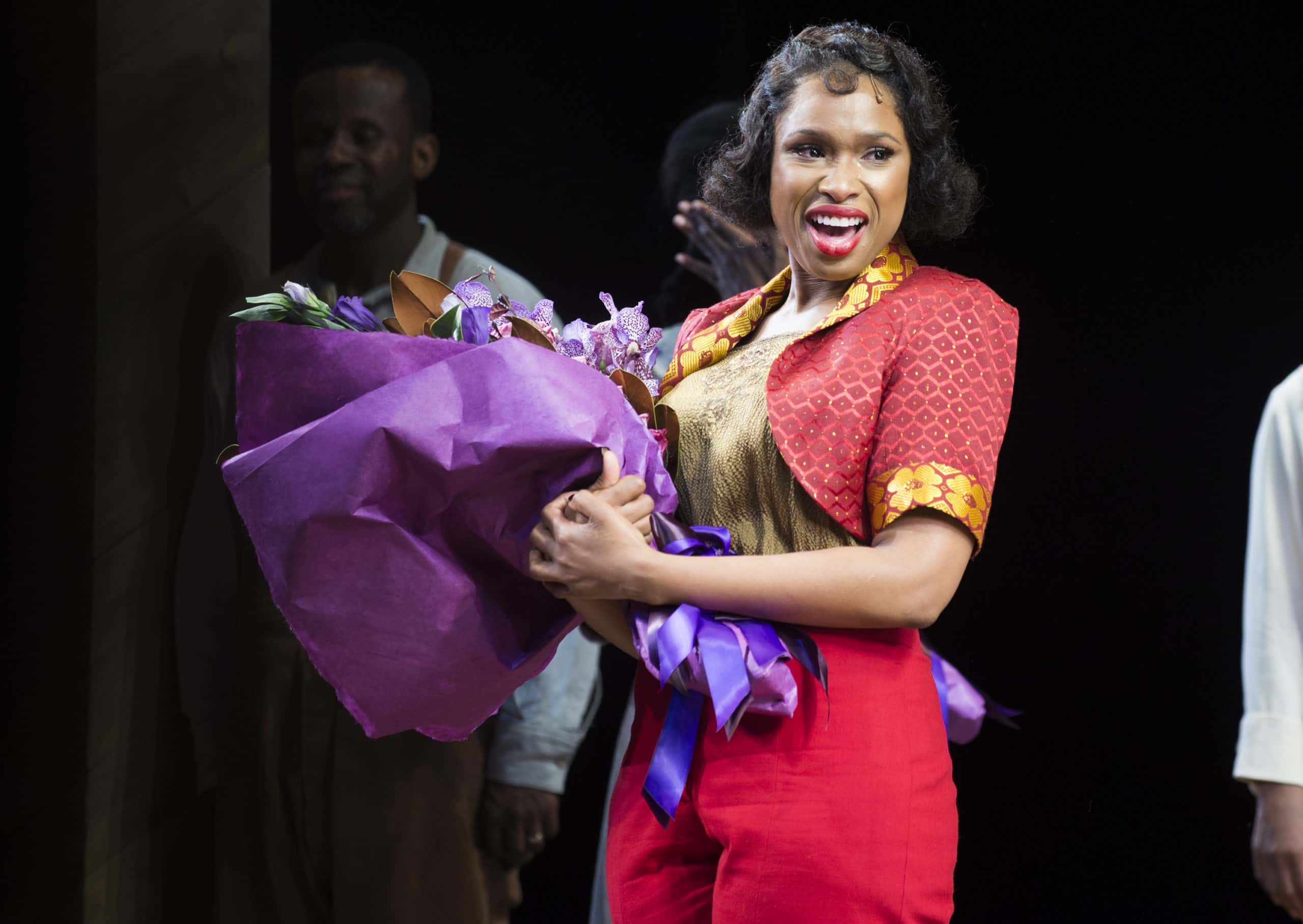 Jennifer Hudson bows during 