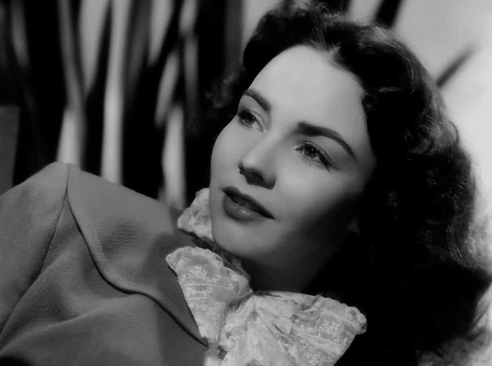 Jennifer Jones Facts