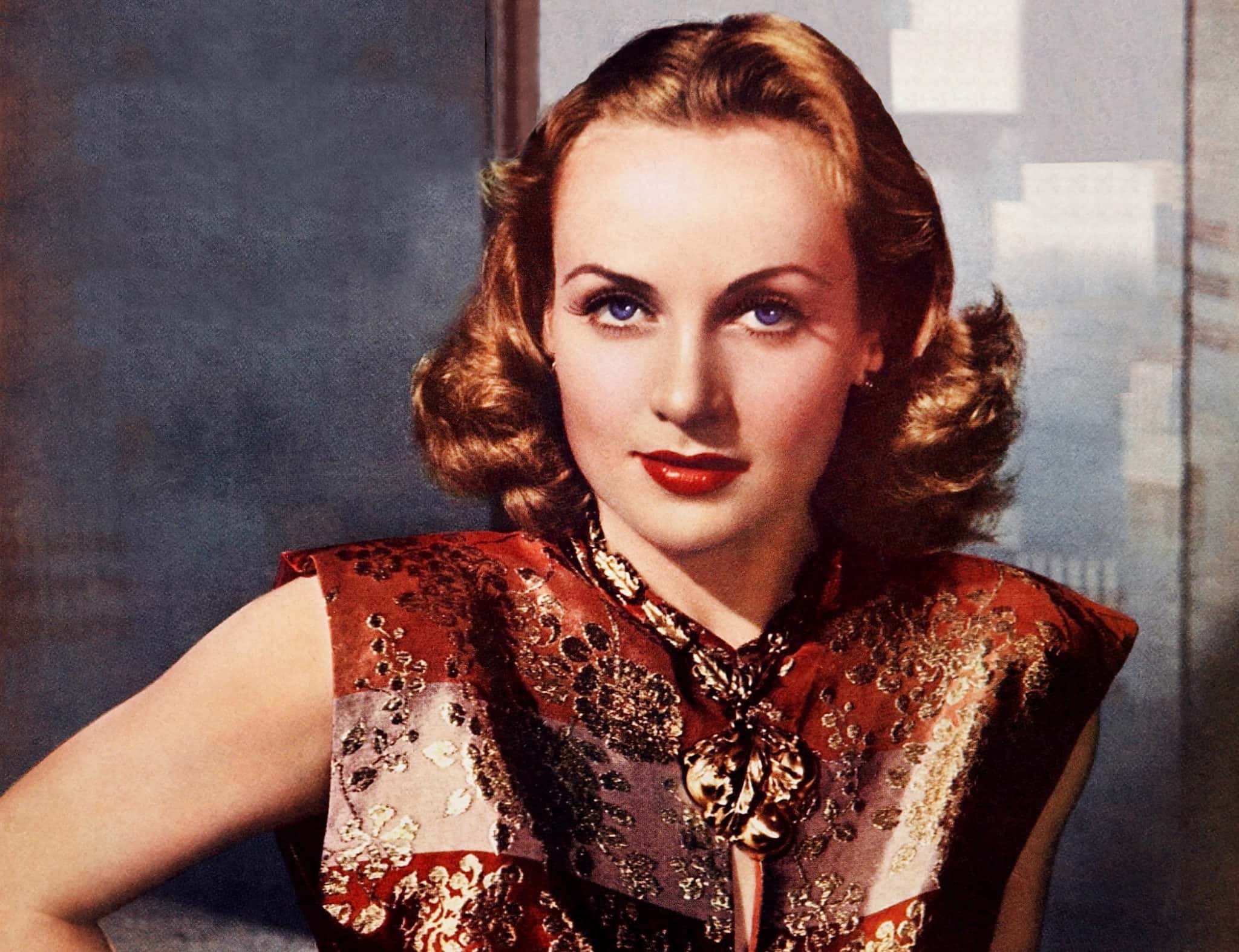 Chilling Facts About Carolyn Jones Hollywood s Macabre Icon