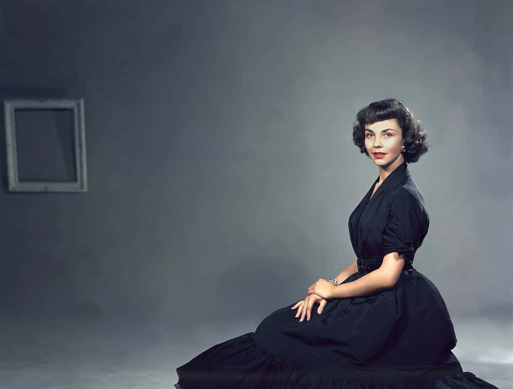 Jennifer Jones Facts