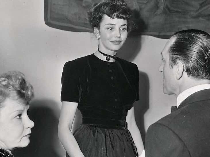 Jennifer Jones Facts