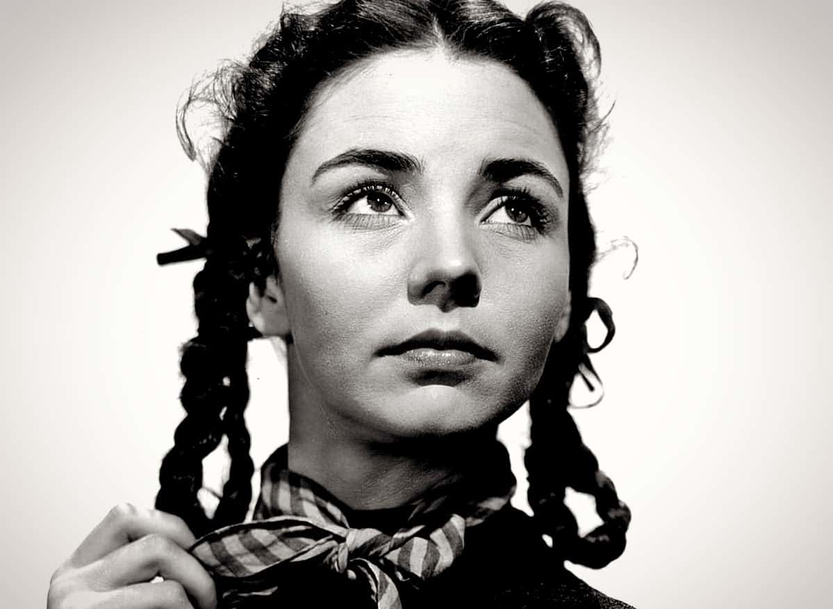 Jennifer Jones Facts