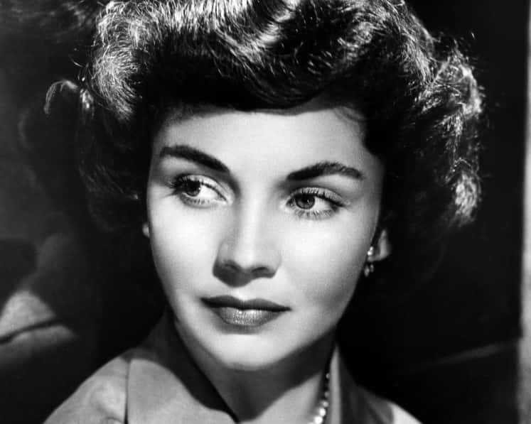 Jennifer Jones Facts