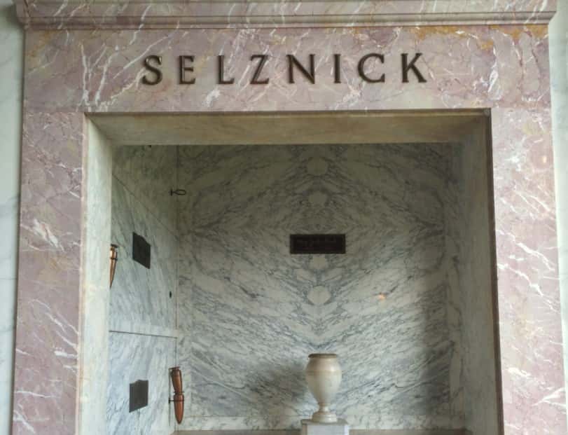 Jennifer Jones Facts