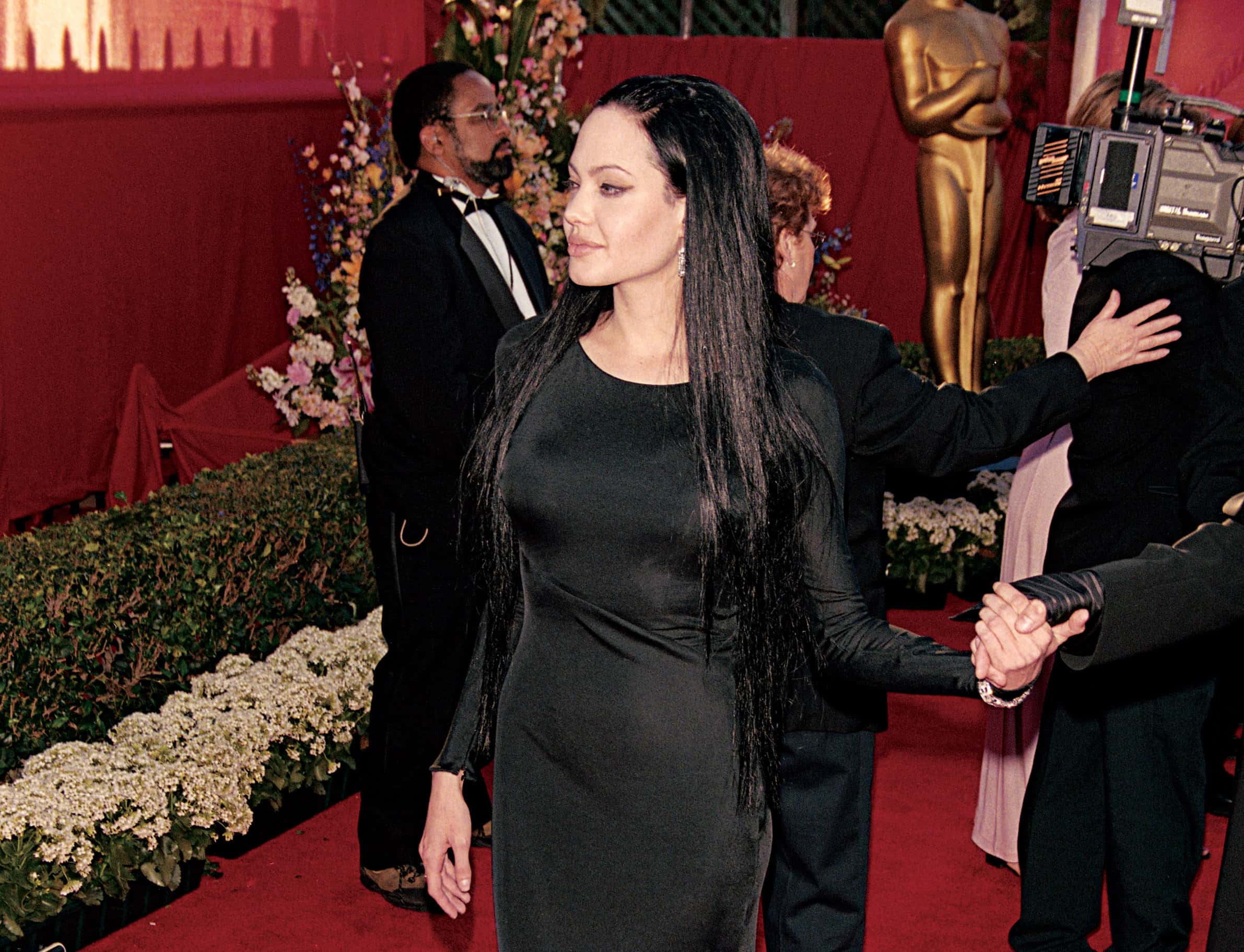 Angelina Jolie's Feud With Her Dad facts