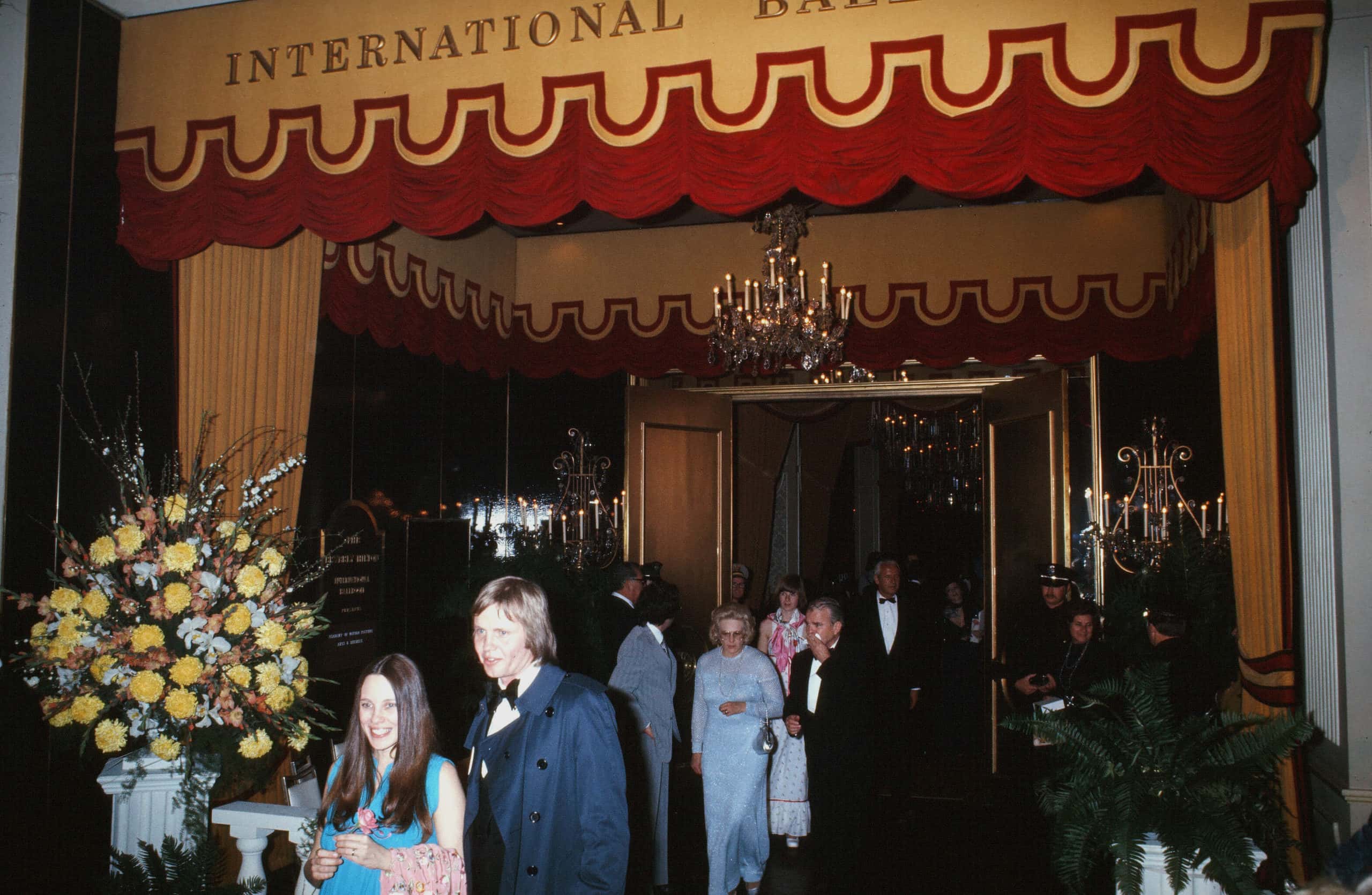 Angelina Jolie's Feud With Her Dad facts