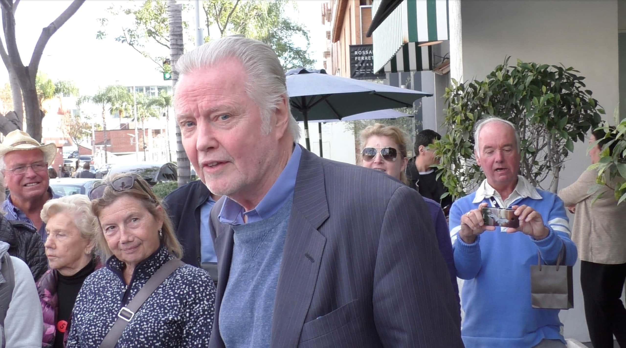 Angelina Jolie's Feud With Her Dad facts