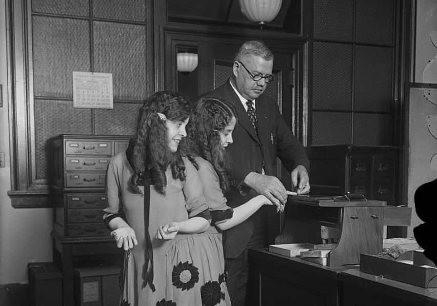 Daisy and Violet Hilton facts