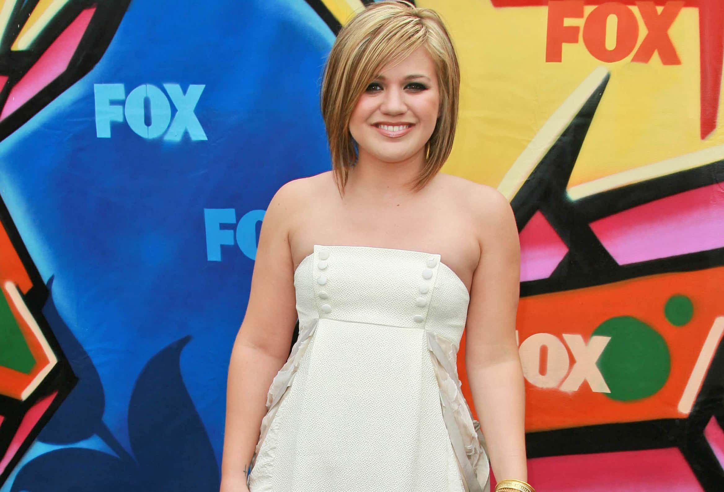 Kelly Clarkson Facts