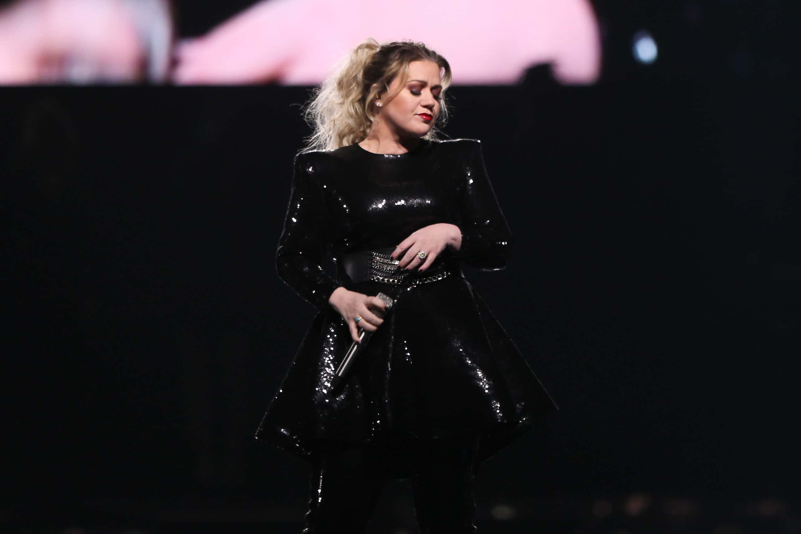 Kelly Clarkson Facts