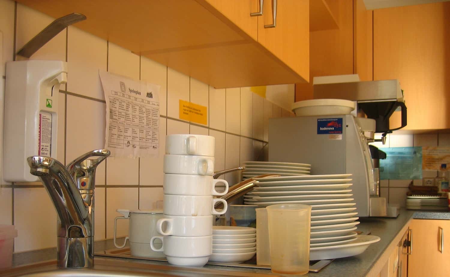 The Rudest Guests Of All Time