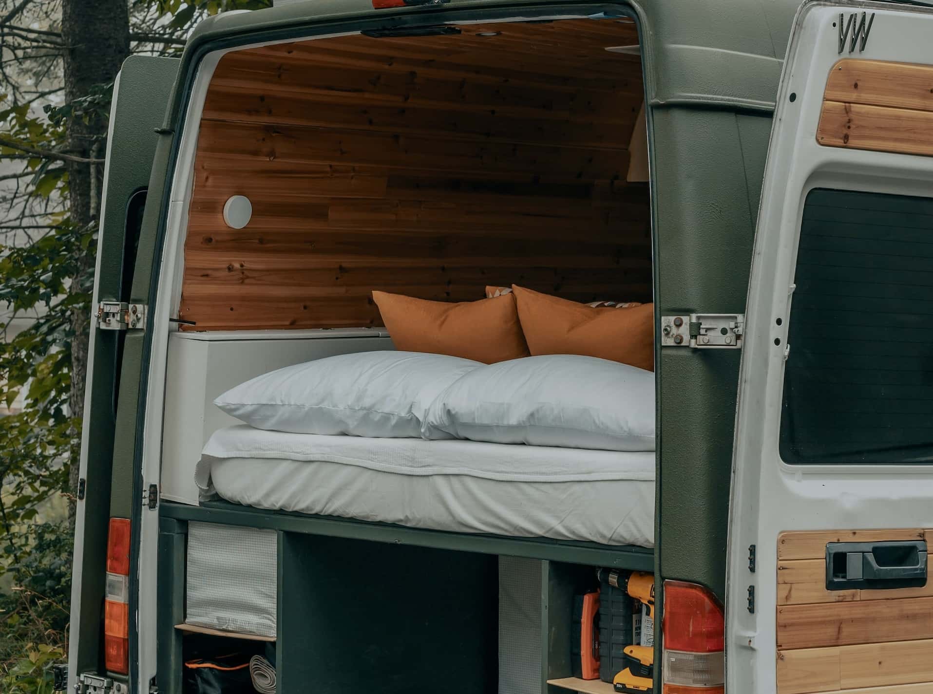 Chilling Night Shift Encounters