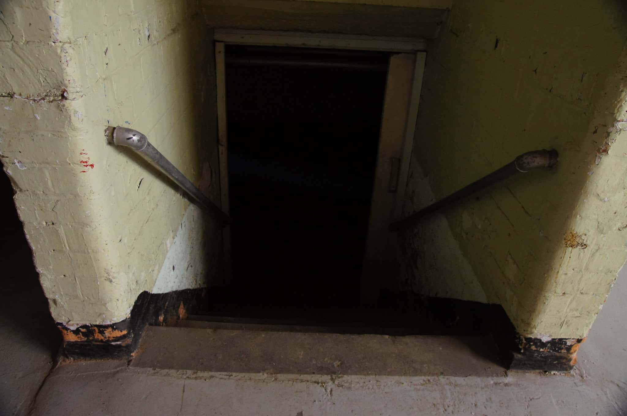 Blood-Curdling Paranormal Tales