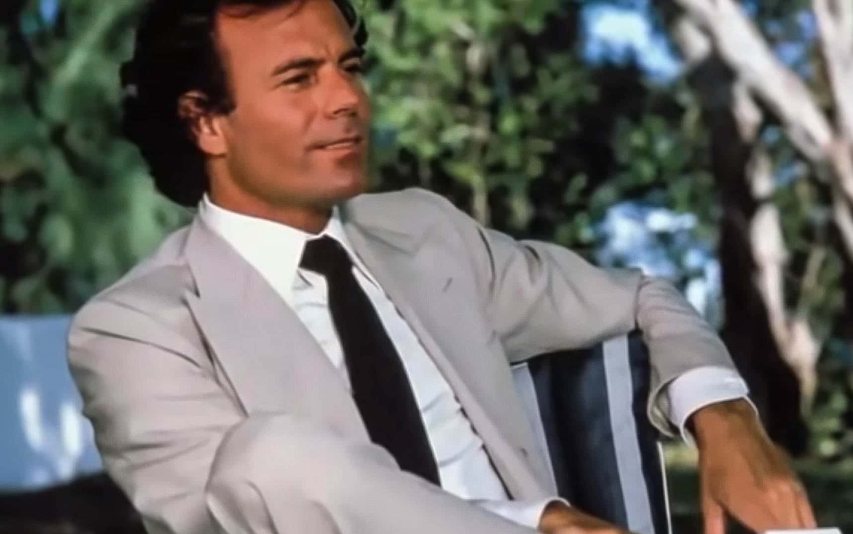 Julio Iglesias Facts
