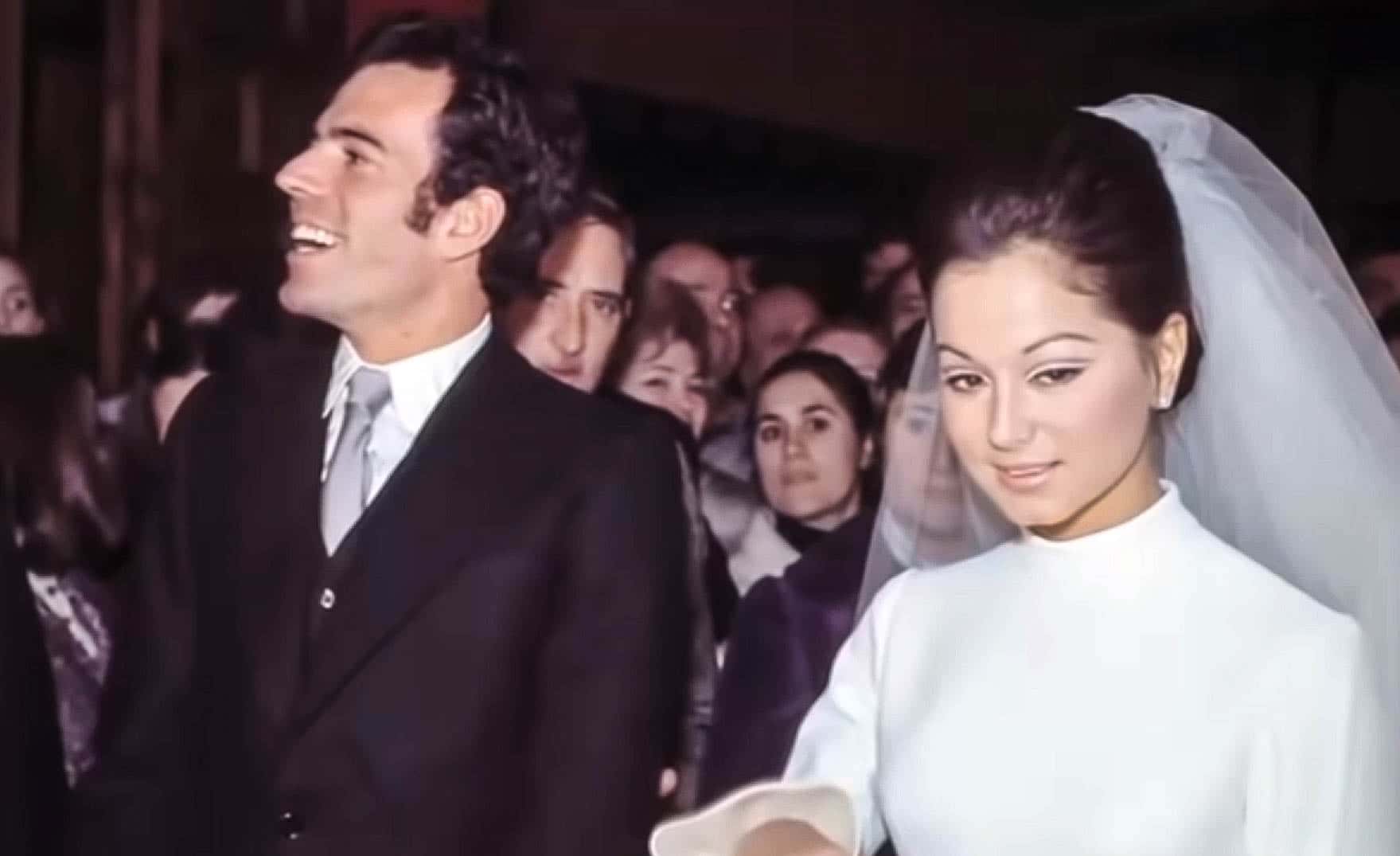 Julio Iglesias Facts