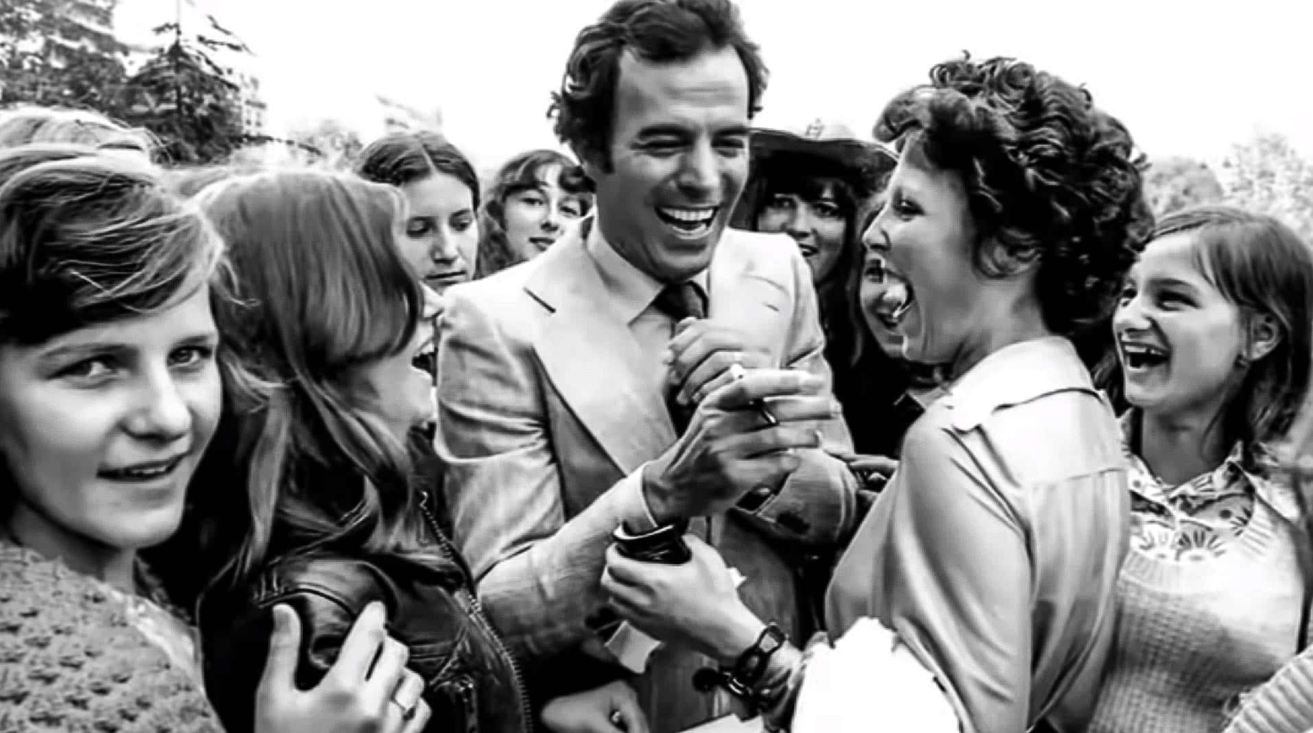Julio Iglesias Facts