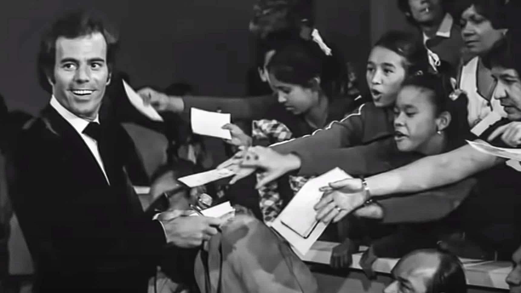 Julio Iglesias Facts