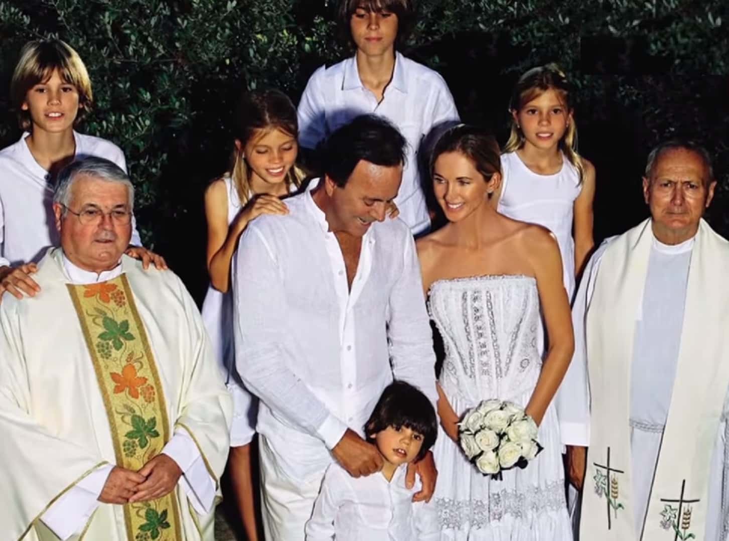 Julio Iglesias Facts