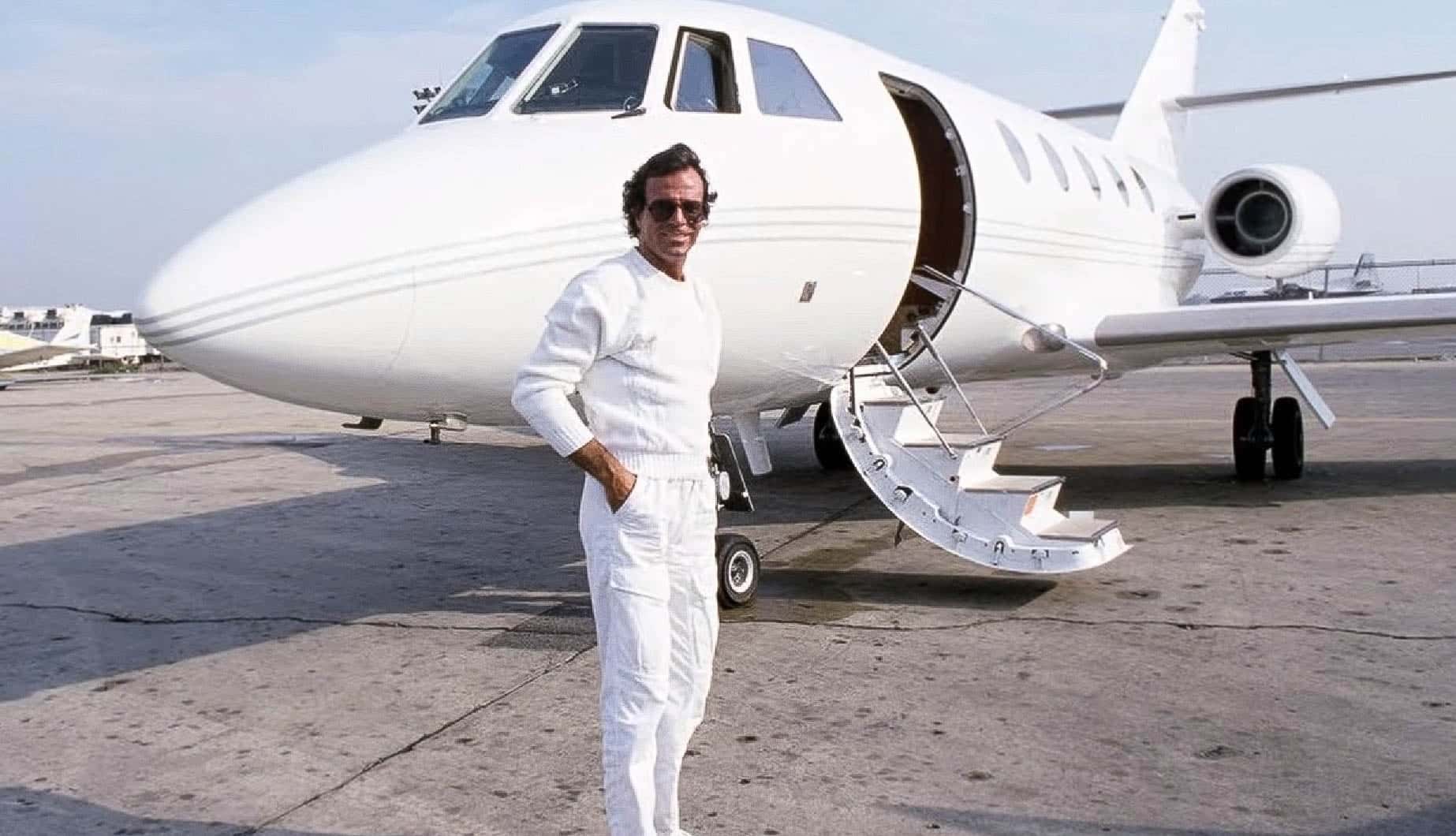 Julio Iglesias Facts