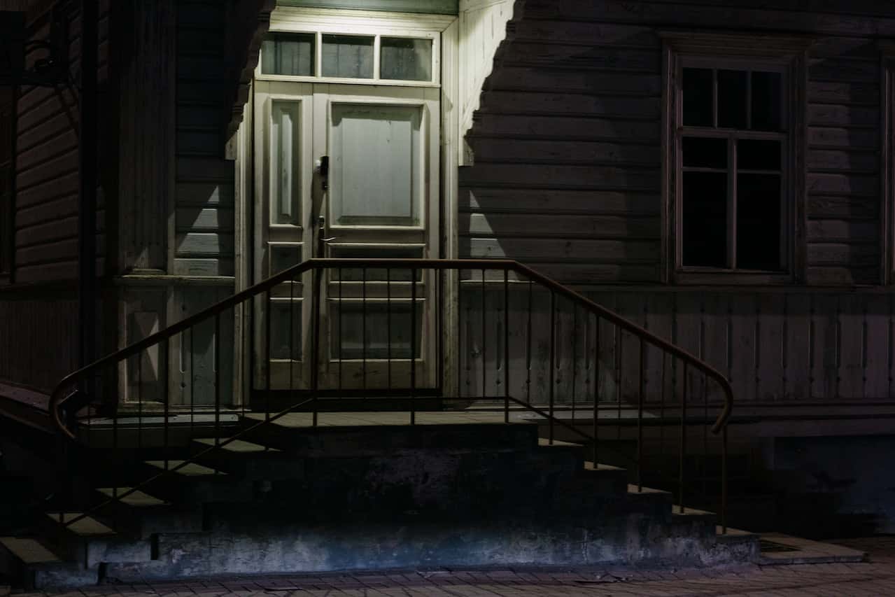 Blood-Curdling Paranormal Tales